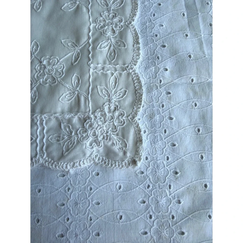 Vintage Off White Embroidered Eyelet Table Runner Set Floral Scalloped Edge 2pc